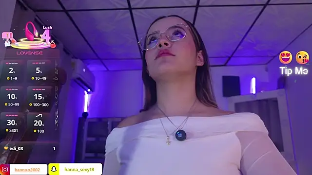 Snapshot of hanna_sex18 chatting on 09-29-25, 09:25 hanna sex18 online show from 09-29-25, 09:25