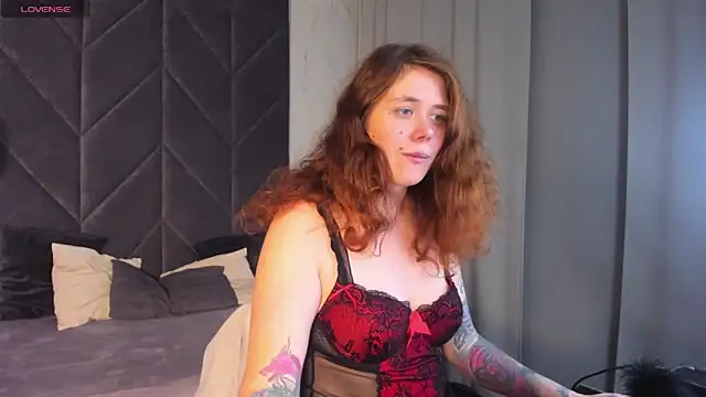 Snapshot of SophiePure chatting on 12-04-24, 01:31 SophiePure online show from 12-04-24, 01:31