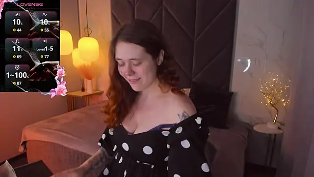 Snapshot of SophiePure chatting on 02-07-25, 08:31 SophiePure online show from 02-07-25, 08:31