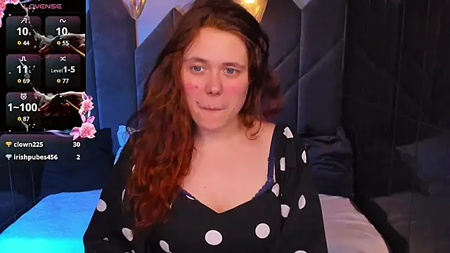 Snapshot of SophiePure chatting on 02-25-25, 02:36 SophiePure online show from 02-25-25, 02:36