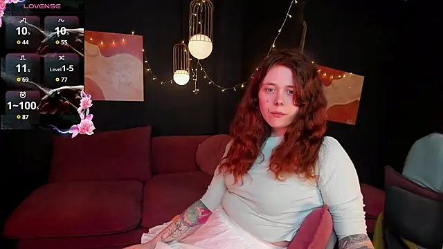 Snapshot of SophiePure chatting on 02-25-25, 08:30 SophiePure online show from 02-25-25, 08:30