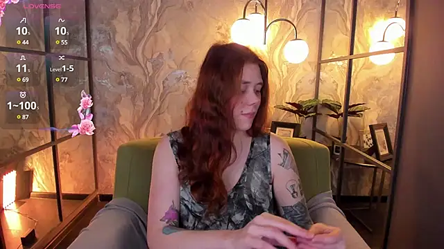 Snapshot of SophiePure chatting on 03-16-25, 08:43 SophiePure online show from 03-16-25, 08:43