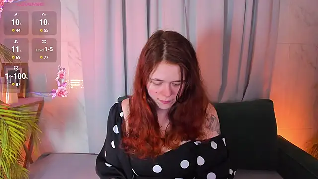 Snapshot of SophiePure chatting on 03-19-25, 08:32 SophiePure online show from 03-19-25, 08:32