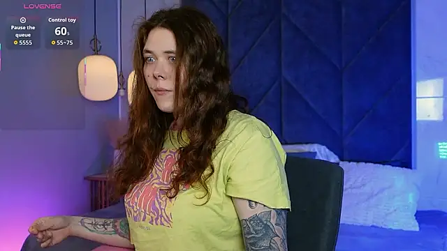 Snapshot of SophiePure chatting on 02-09-26, 08:13 SophiePure online show from 02-09-26, 08:13