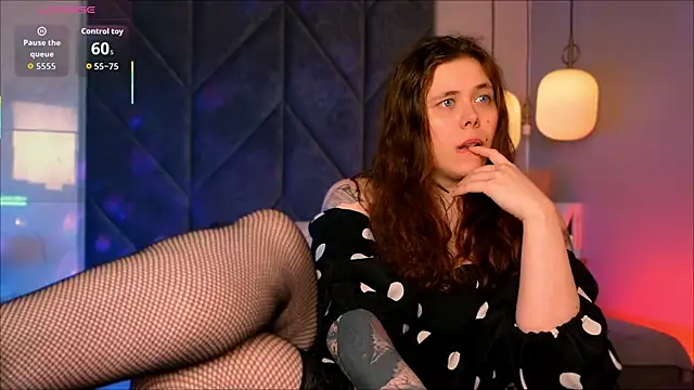 Snapshot of SophiePure chatting on 02-17-26, 01:35 SophiePure online show from 02-17-26, 01:35