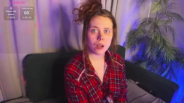 Snapshot of SophiePure chatting on 03-13-26, 07:53 SophiePure online show from 03-13-26, 07:53