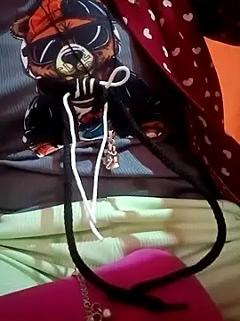 Snapshot of Mangla_Bhabhi chatting on 12-28-24, 07:11 Mangla Bhabhi online show from 12-28-24, 07:11