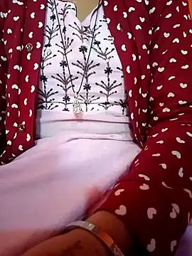 Snapshot of Mangla_Bhabhi chatting on 03-10-25, 08:37 Mangla Bhabhi online show from 03-10-25, 08:37