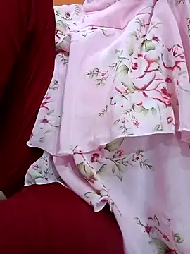 Snapshot of Mangla_Bhabhi chatting on 09-25-25, 01:53 Mangla Bhabhi online show from 09-25-25, 01:53