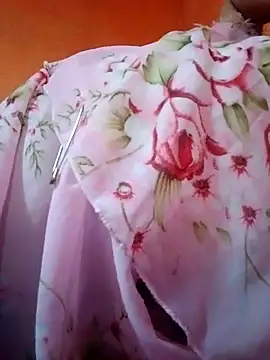 Snapshot of Mangla_Bhabhi chatting on 09-30-25, 01:32 Mangla Bhabhi online show from 09-30-25, 01:32