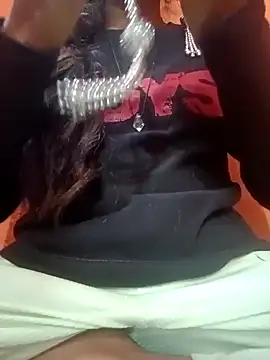 Snapshot of Mangla_Bhabhi chatting on 10-15-25, 02:11 Mangla Bhabhi online show from 10-15-25, 02:11