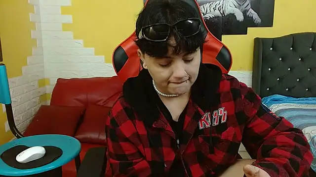 isabeautyx19 online show from 12-17-25, 02:28