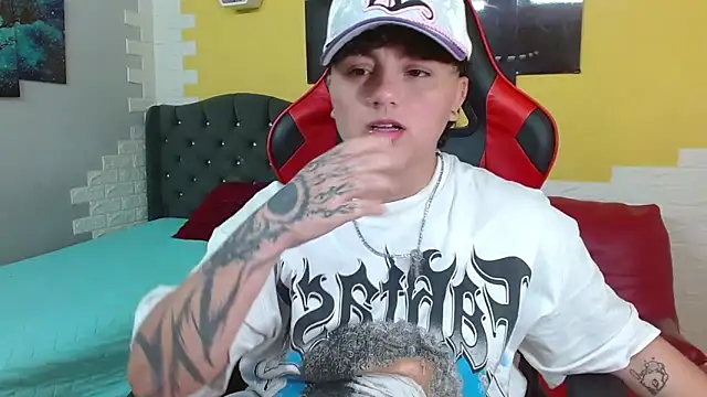 isabeautyx19 online show from 02-16-26, 08:16