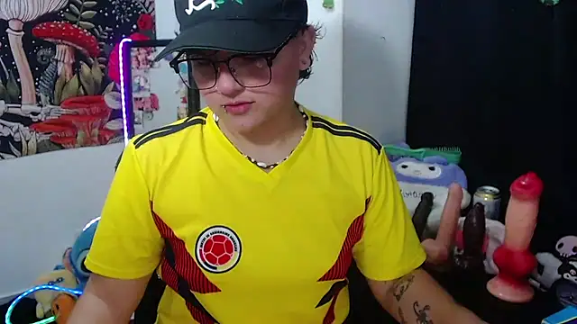 Snapshot of isabeautyx19 chatting on 06-18-26, 01:50 isabeautyx19 online show from 06-18-26, 01:50