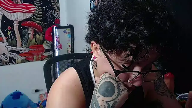 isabeautyx19 online show from 06-25-26, 02:33