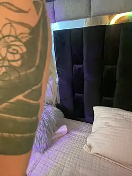 Bonnie vega online show from 03-11-25, 04:07