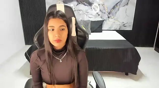 Snapshot of Ivy_16 chatting on 02-03-25, 12:03 Ivy 16 online show from 02-03-25, 12:03