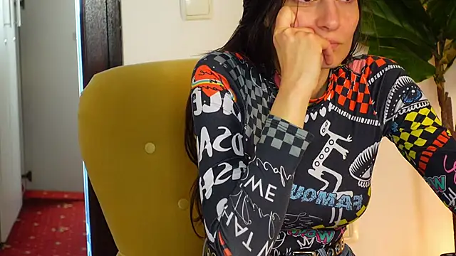 NinaCrystal1 online show from 04-23-26, 05:52