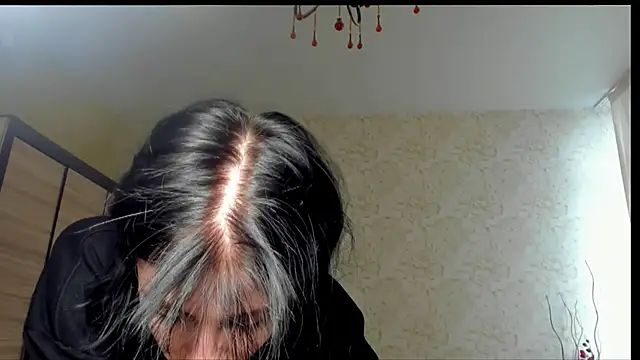 Snapshot of JulisSweet chatting on 01-06-25, 08:14 JulisSweet online show from 01-06-25, 08:14