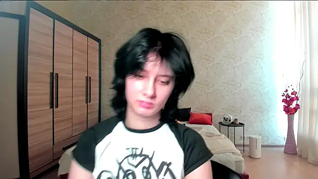 Snapshot of JulisSweet chatting on 02-10-25, 01:44 JulisSweet online show from 02-10-25, 01:44