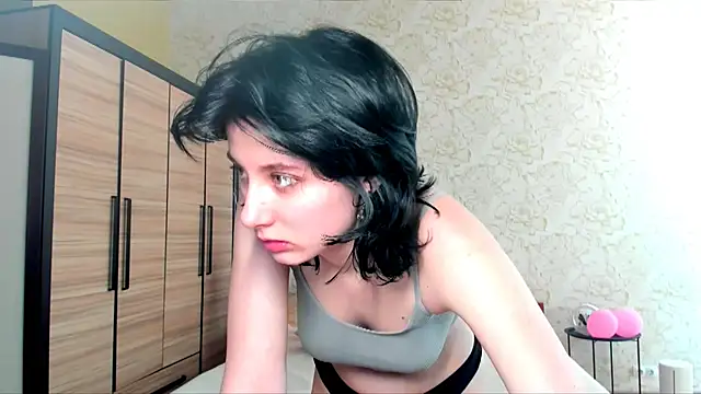 Snapshot of JulisSweet chatting on 02-27-25, 01:28 JulisSweet online show from 02-27-25, 01:28
