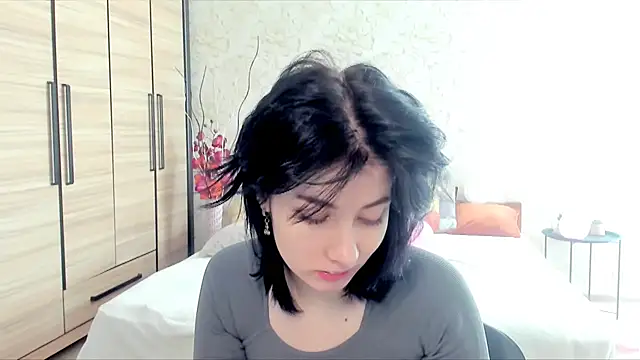 Snapshot of JulisSweet chatting on 03-08-25, 07:27 JulisSweet online show from 03-08-25, 07:27