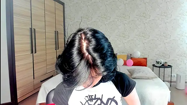 Snapshot of JulisSweet chatting on 03-15-25, 02:45 JulisSweet online show from 03-15-25, 02:45