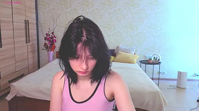 Snapshot of JulisSweet chatting on 09-15-25, 06:46 JulisSweet online show from 09-15-25, 06:46