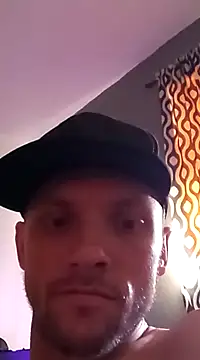 Snapshot of scrachnsniff chatting on 02-04-25, 08:38 scrachnsniff online show from 02-04-25, 08:38