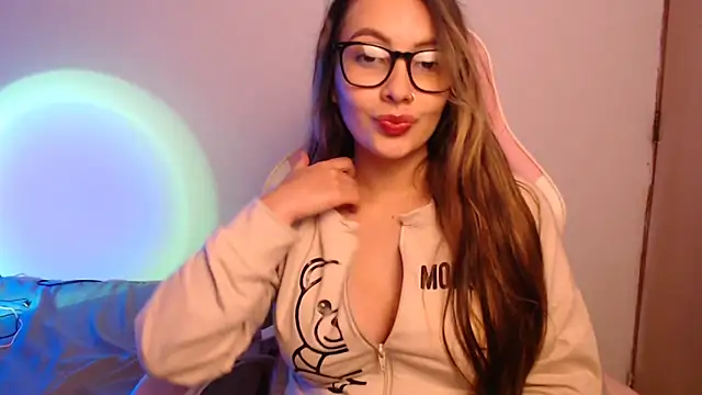 Snapshot of lalawhitte chatting on 10-11-25, 07:01 lalawhitte online show from 10-11-25, 07:01