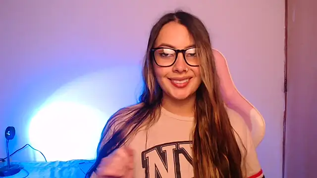 Snapshot of lalawhitte chatting on 10-28-25, 09:28 lalawhitte online show from 10-28-25, 09:28