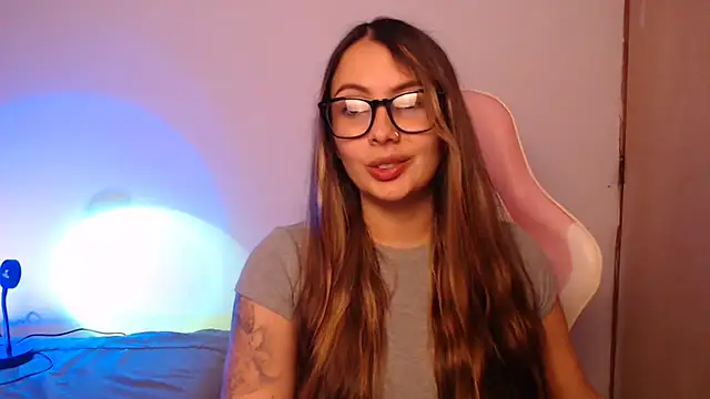 Snapshot of lalawhitte chatting on 10-29-25, 09:49 lalawhitte online show from 10-29-25, 09:49