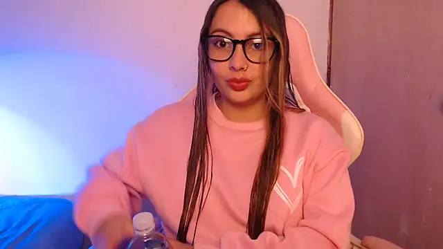 Snapshot of lalawhitte chatting on 11-08-25, 03:34 lalawhitte online show from 11-08-25, 03:34