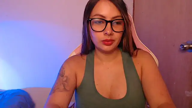 Snapshot of lalawhitte chatting on 11-10-25, 01:43 lalawhitte online show from 11-10-25, 01:43