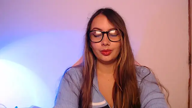 Snapshot of lalawhitte chatting on 11-11-25, 11:54 lalawhitte online show from 11-11-25, 11:54