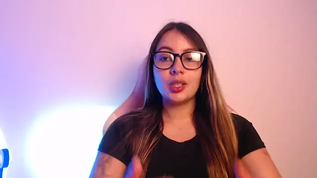 Snapshot of lalawhitte chatting on 01-15-26, 09:40 lalawhitte online show from 01-15-26, 09:40