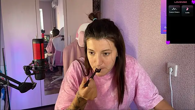 Snapshot of Katrin__kiss chatting on 02-27-25, 02:32 Katrin kiss online show from 02-27-25, 02:32