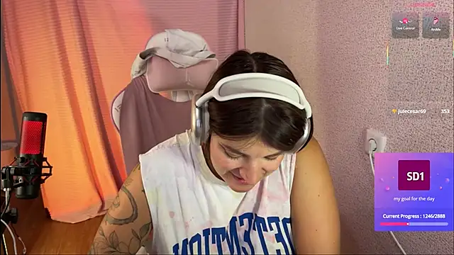 Snapshot of Katrin__kiss chatting on 09-22-25, 08:11 Katrin kiss online show from 09-22-25, 08:11
