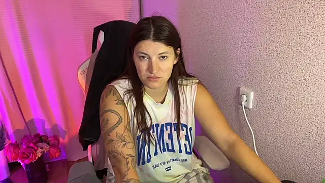 Snapshot of Katrin__kiss chatting on 10-19-25, 12:28 Katrin kiss online show from 10-19-25, 12:28
