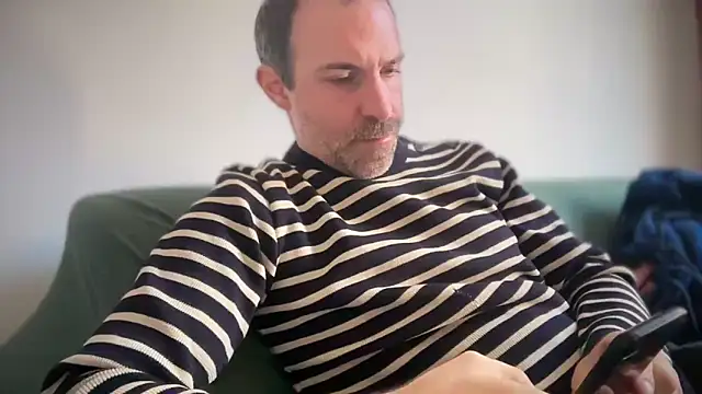 Snapshot of Brianjonest chatting on 02-25-26, 12:26 Brianjonest online show from 02-25-26, 12:26