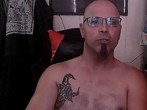 Snapshot of KrazyLegz chatting on 09-14-25, 05:56 KrazyLegz online show from 09-14-25, 05:56