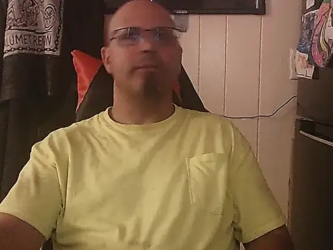 Snapshot of KrazyLegz chatting on 09-15-25, 08:53 KrazyLegz online show from 09-15-25, 08:53