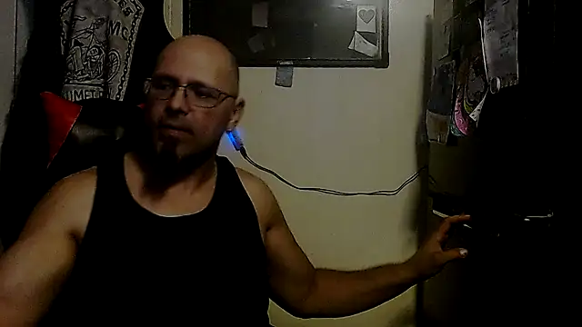 Snapshot of KrazyLegz chatting on 09-22-25, 02:35 KrazyLegz online show from 09-22-25, 02:35