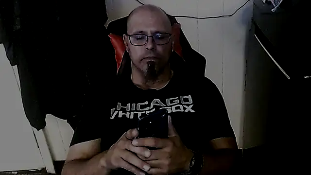 Snapshot of KrazyLegz chatting on 10-08-25, 03:42 KrazyLegz online show from 10-08-25, 03:42