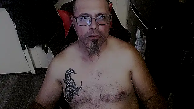 Snapshot of KrazyLegz chatting on 10-15-25, 11:27 KrazyLegz online show from 10-15-25, 11:27