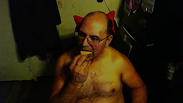 KrazyLegz online show from 12-22-25, 06:21