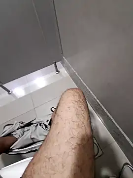 Snapshot of johny_69d@xh chatting on 12-04-24, 11:52 johny 69dxh online show from 12-04-24, 11:52