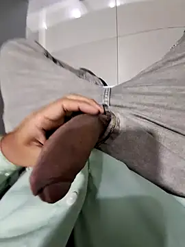 Snapshot of johny_69d@xh chatting on 01-06-25, 11:29 johny 69dxh online show from 01-06-25, 11:29