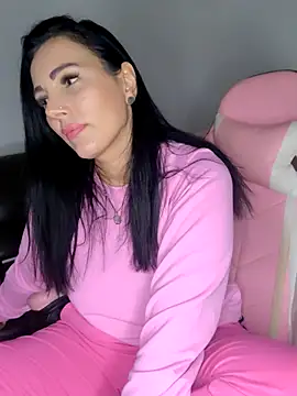 Snapshot of ReiyaRey chatting on 10-29-25, 10:33 ReiyaRey online show from 10-29-25, 10:33