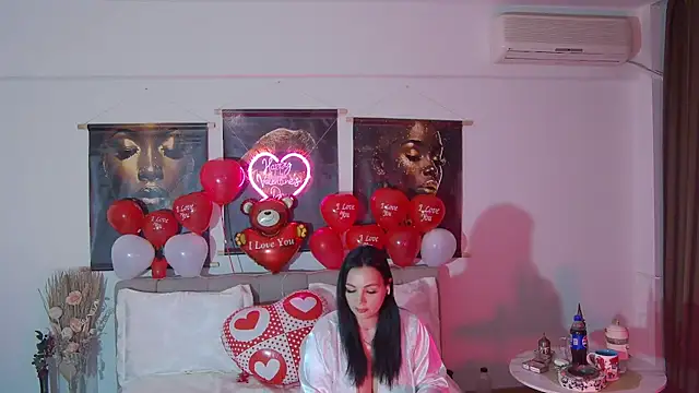 Snapshot of ReiyaRey chatting on 02-13-26, 11:56 ReiyaRey online show from 02-13-26, 11:56